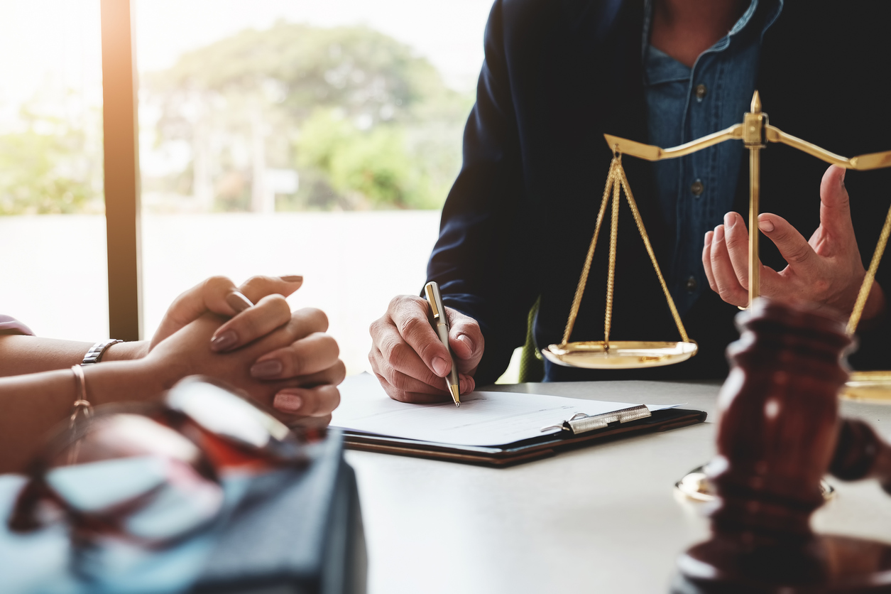 Top Five Reasons to Hire a Litigation Lawyer in Savannah